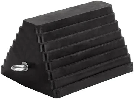 [CHOCK] Rubber Wheel Chock W/Eye [9" X 7" X 5-1/2"]
